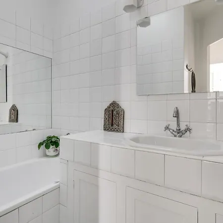 펜션 Comfortable House With Terrace For 5 People By Wee